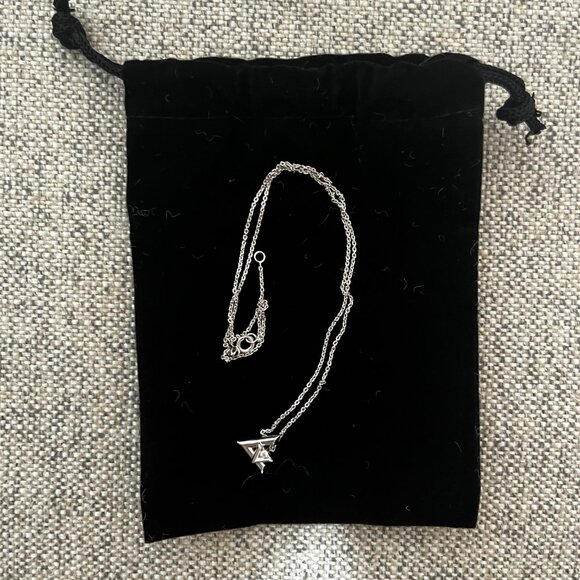 Louis Vuitton Necklace - Picture 2 of 3